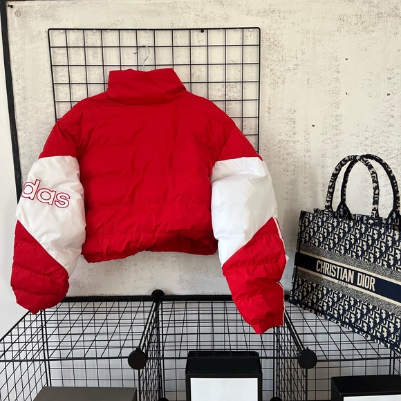 Adidas Limited Edition Cropped Puffer. Size M - Picture 3 of 6